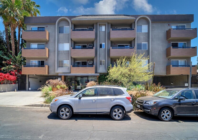 More Photos Of 1320 N Sycamore Ave, Los Angeles Apartments For Sale