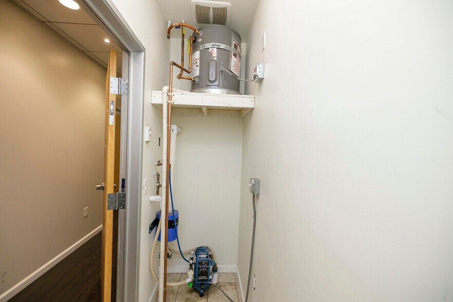 More Photos Of 1130 Coffee Rd, Modesto Medical For Sale