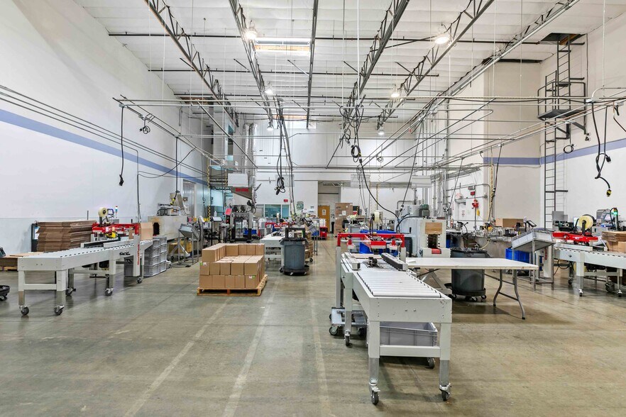 More Photos Of 29000 N Hancock Pky, Valencia Manufacturing For Lease