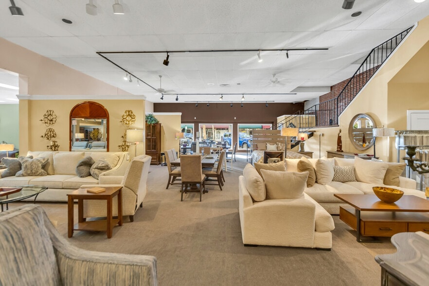 More Photos Of 10 S School St, Lodi Storefront Retail Office For Sale