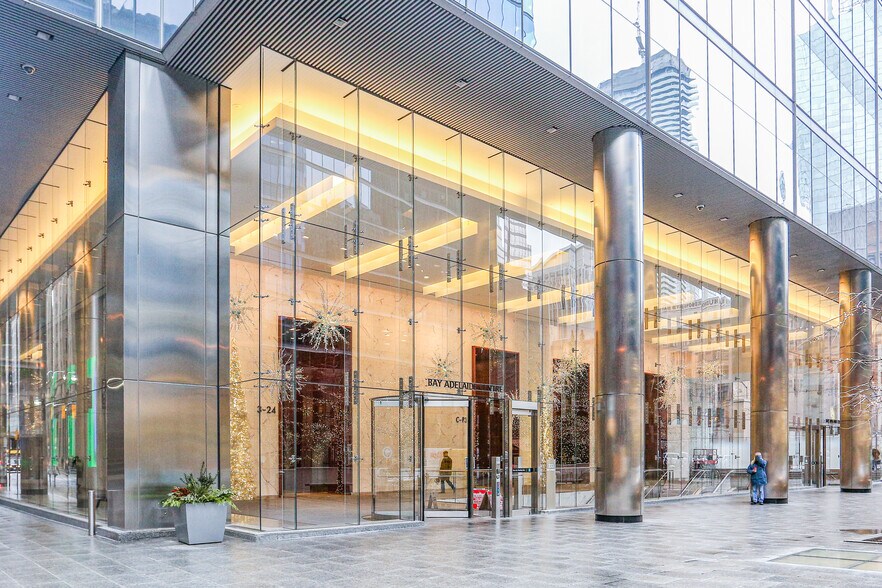More Photos Of 333 Bay St, Toronto Office For Sale