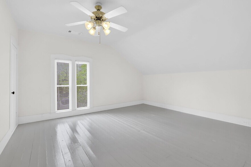 More Photos Of 134 Marble Mill Rd, Marietta Office For Sale