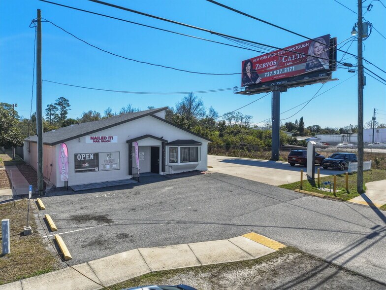 More Photos Of 13414 US Highway 19, Hudson Showroom For Lease