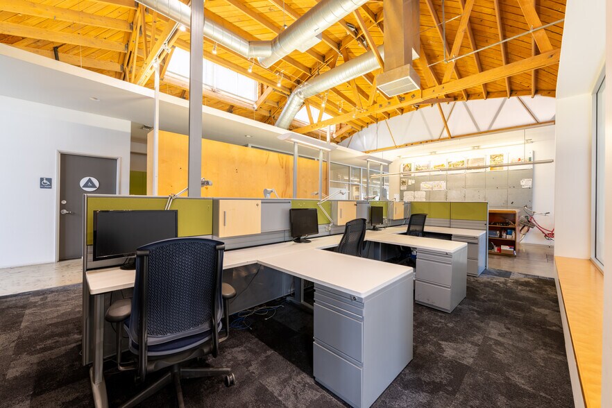 More Photos Of 5972-5976 Washington Blvd, Culver City Flex For Lease