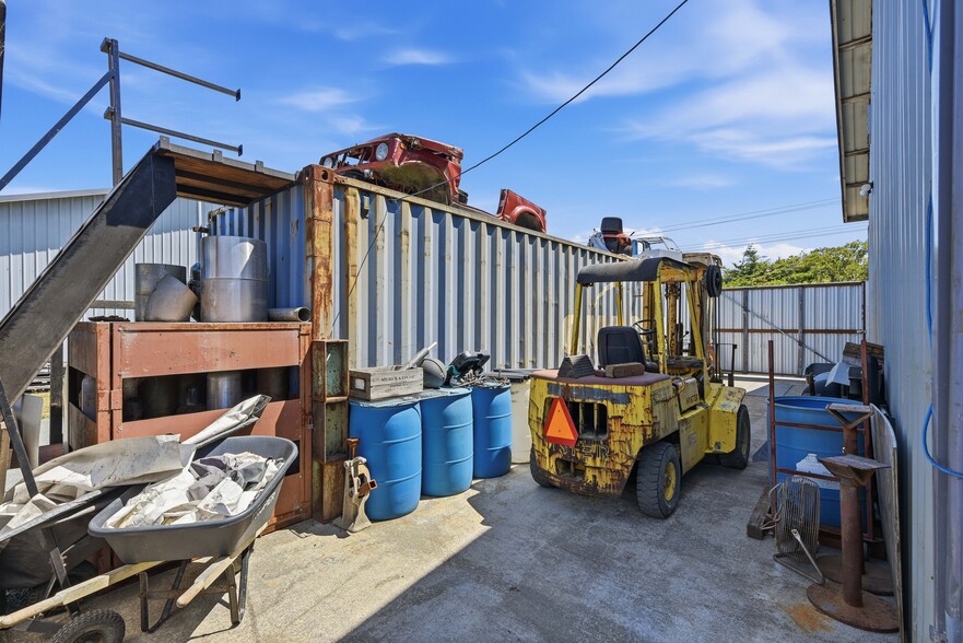 More Photos Of 55374 Rosa Rd, Bandon Manufacturing For Sale