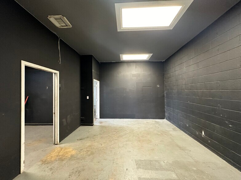 More Photos Of 5130 E Olympic Blvd, East Los Angeles General Retail For Lease