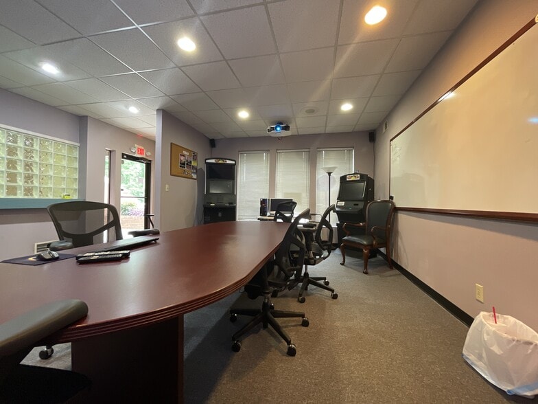 More Photos Of 1309-1315 Milstead Ave NE, Conyers Medical For Sale
