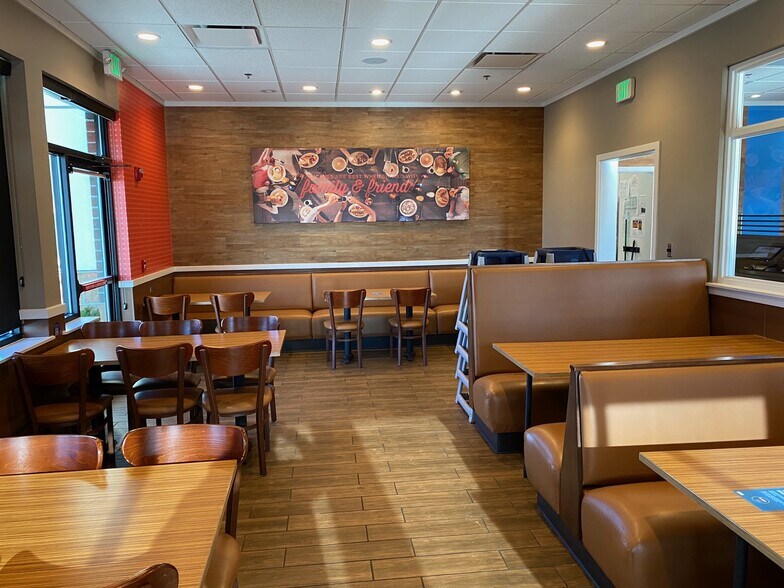 More Photos Of 9700 State Route 14, Streetsboro Freestanding For Lease