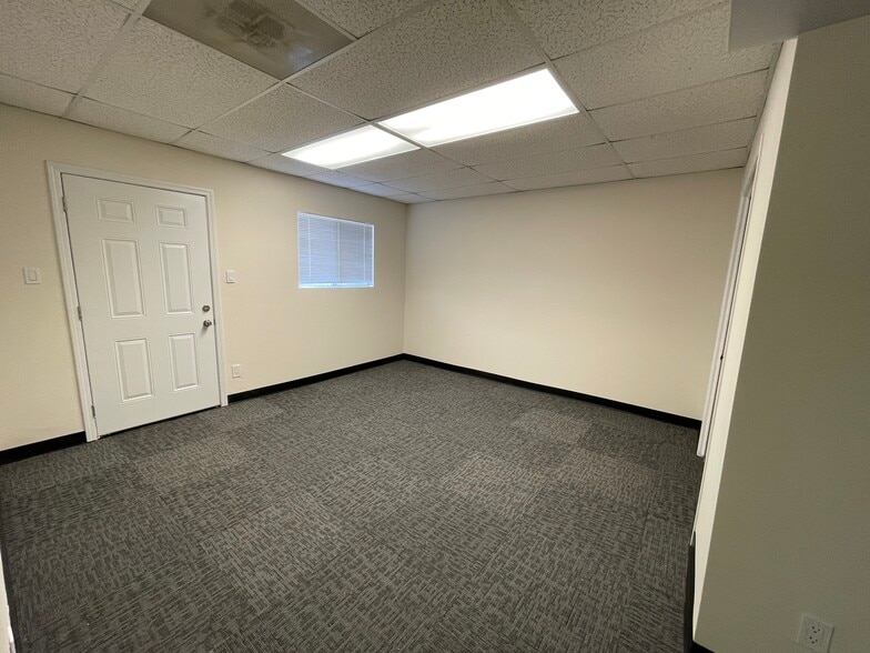 More Photos Of 2200 G St, Bakersfield Office For Lease