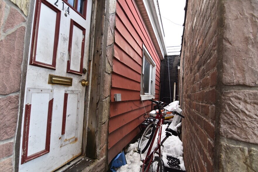 More Photos Of 214 Buffalo Ave, Brooklyn Land For Sale