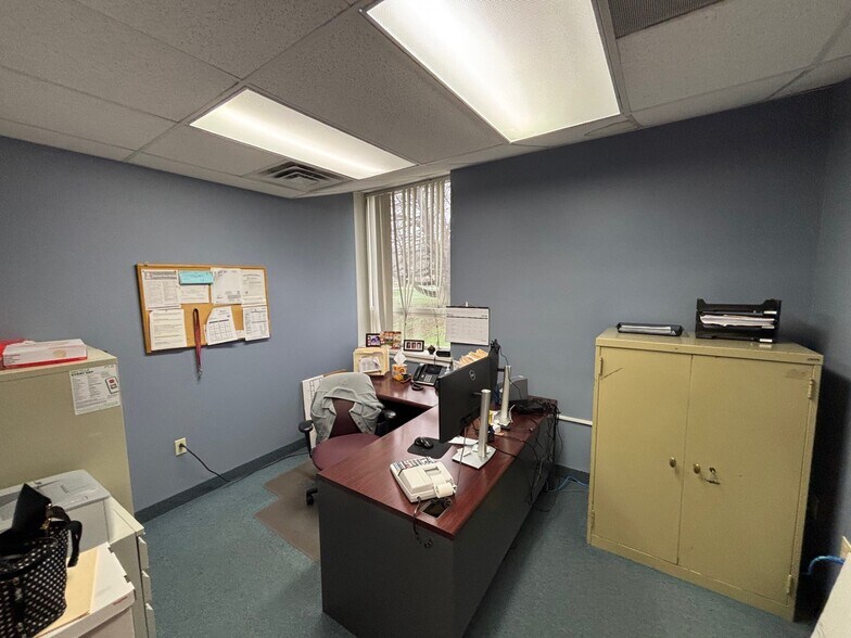 More Photos Of 1654 King St, Enfield Office For Lease