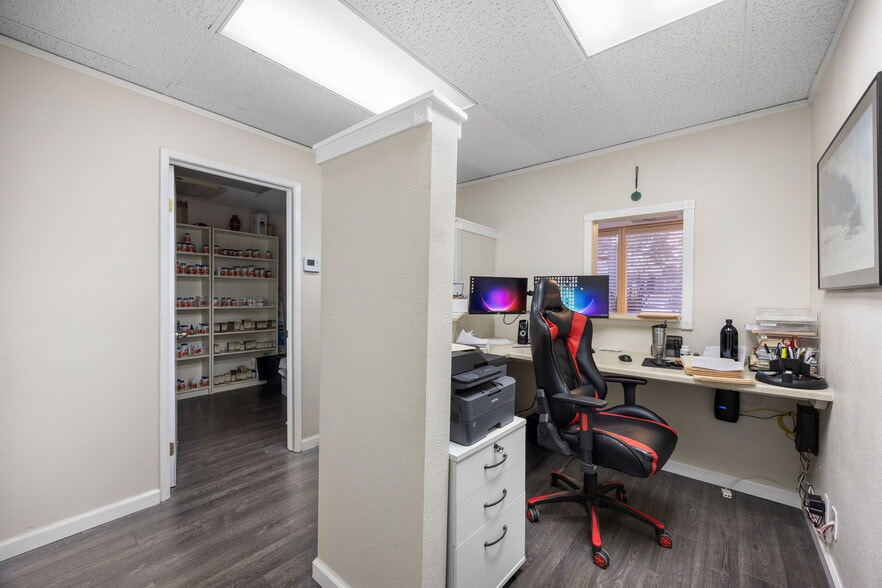 More Photos Of 630-640 S Glassell St, Orange Office For Sale
