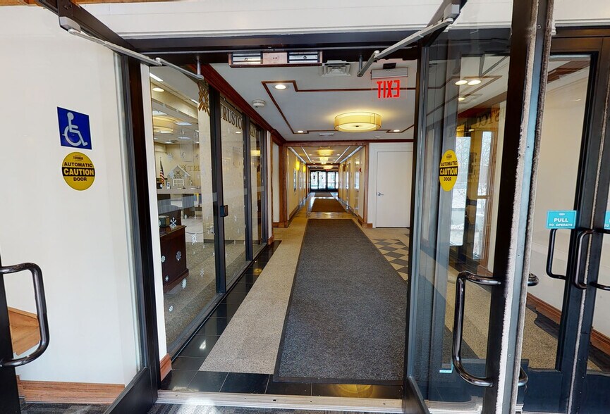 More Photos Of 20 Squadron Blvd, New City Office For Lease
