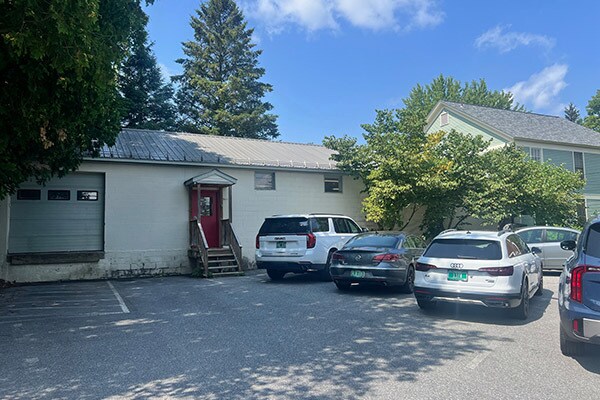 More Photos Of 24 Pearl St, Essex Junction Office For Sale