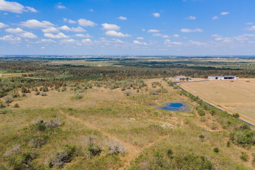 More Photos Of 7020 Wolf Ln, Del Valle Land For Sale