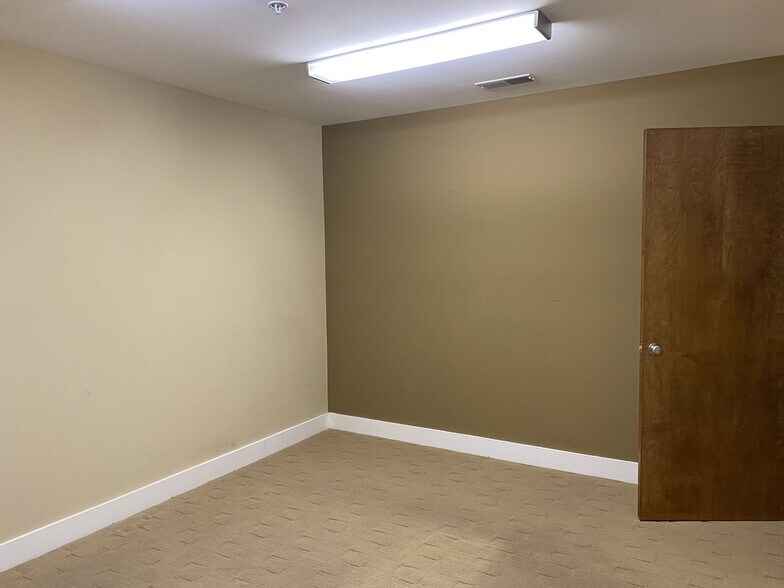 More Photos Of 2519-2535 Data Dr, Louisville Flex For Sale