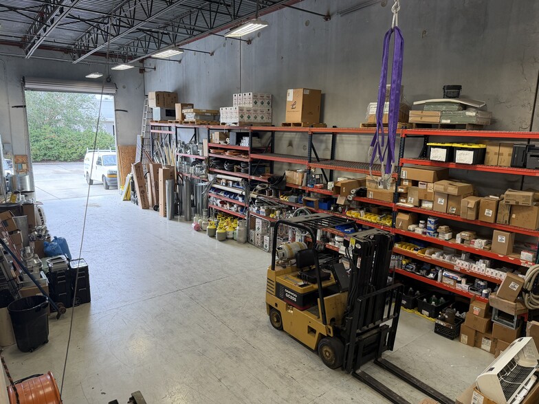 More Photos Of 6457 Hazeltine National Dr, Orlando Warehouse For Sale
