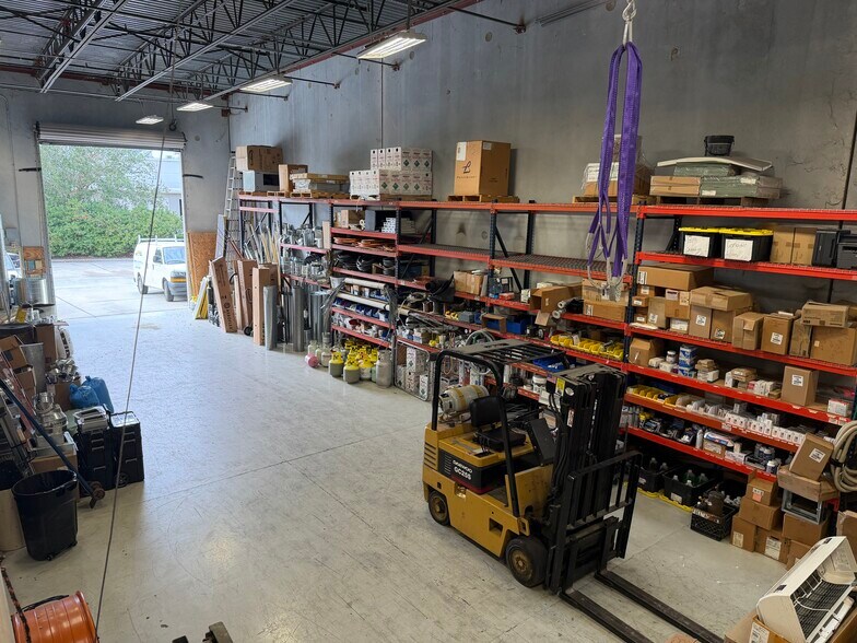 More Photos Of 6457 Hazeltine National Dr, Orlando Warehouse For Sale