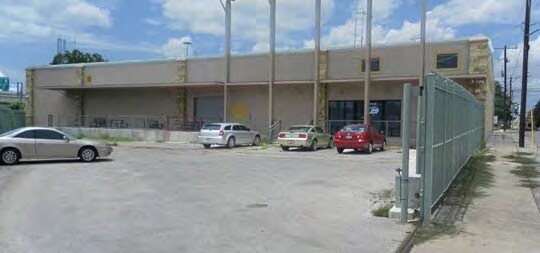More Photos Of 302 Casa Blanca St, San Antonio Warehouse For Sale