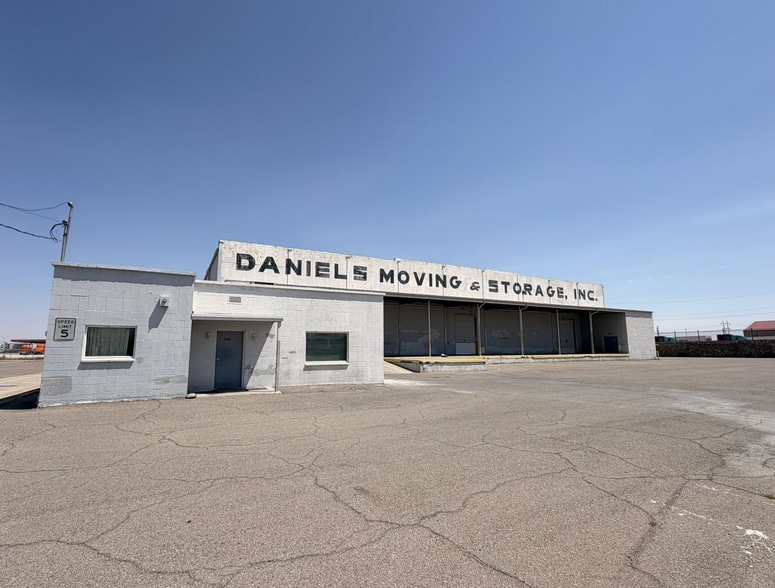 More Photos Of 9700 Railroad Dr, El Paso Warehouse For Sale