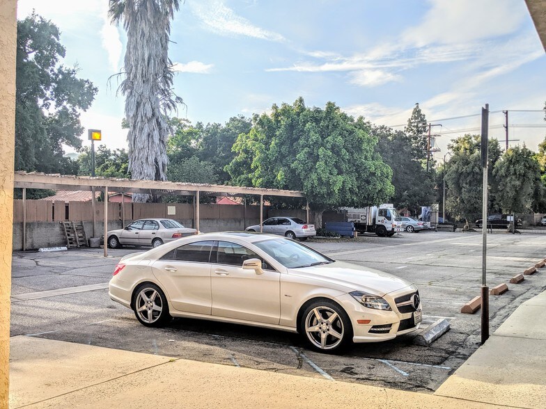 More Photos Of 22024 Lassen St, Chatsworth Office For Sale