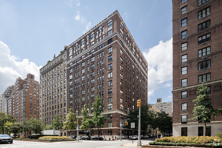 More Photos Of 1045 Park Ave, New York Apartments For Sale