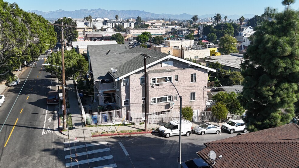 More Photos Of 326 S Bonnie Brae St, Los Angeles Apartments For Sale