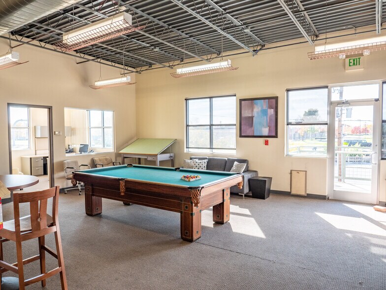 More Photos Of 2000 W Hamilton Pl, Englewood Office For Lease