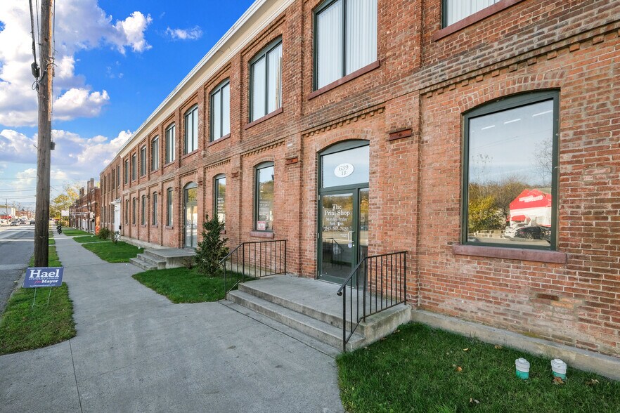 More Photos Of 637-641 Broadway, Newburgh Light Manufacturing For Lease