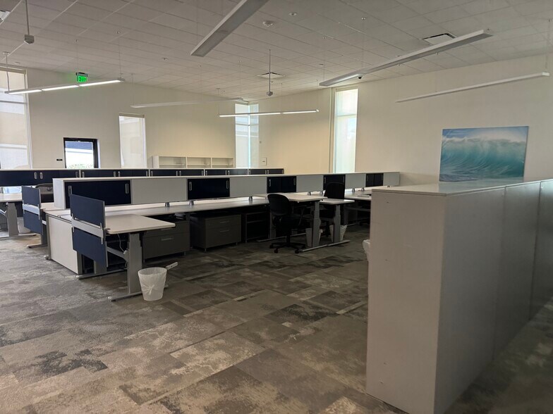 More Photos Of 185 N Wolfe Rd, Sunnyvale Research And Development For Lease