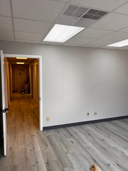 More Photos Of 1401 Applewood Dr, Dalton Medical For Lease