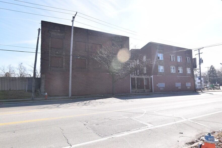 More Photos Of 14012 Lakeshore Blvd, Cleveland Apartments For Sale