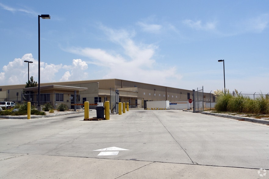 More Photos Of 17477 Nisqualli Rd, Victorville Distribution For Lease