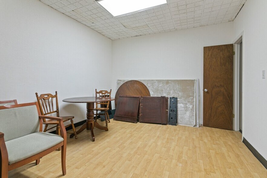 More Photos Of 6701 Beach Blvd, Jacksonville Freestanding For Lease