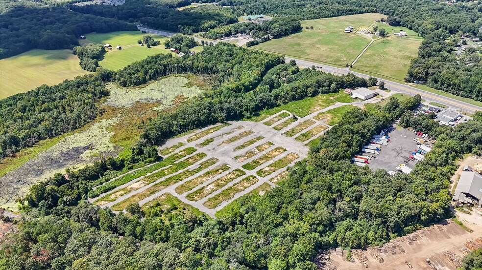 More Photos Of 4840 Crain Hwy, White Plains Warehouse For Lease