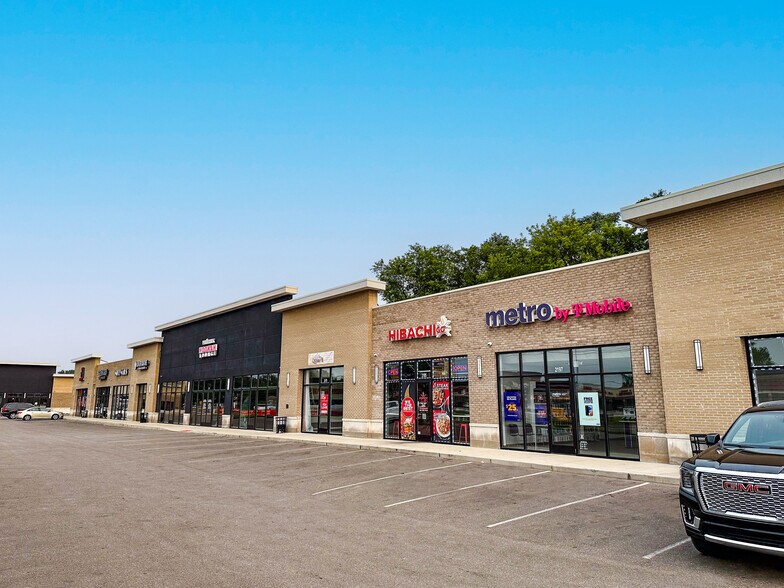 Primary Photo Of 2005-2201 E 8 Mile Rd, Warren Unknown For Lease