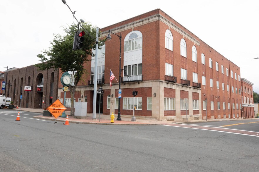 More Photos Of 935 Main St, Manchester Medical For Sale