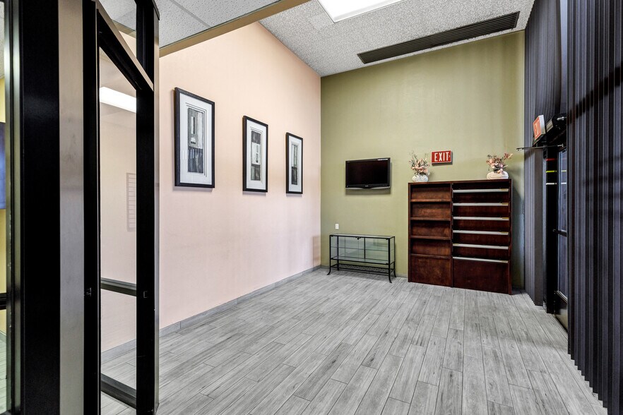 More Photos Of 15405 N 99th Ave, Sun City Medical For Lease