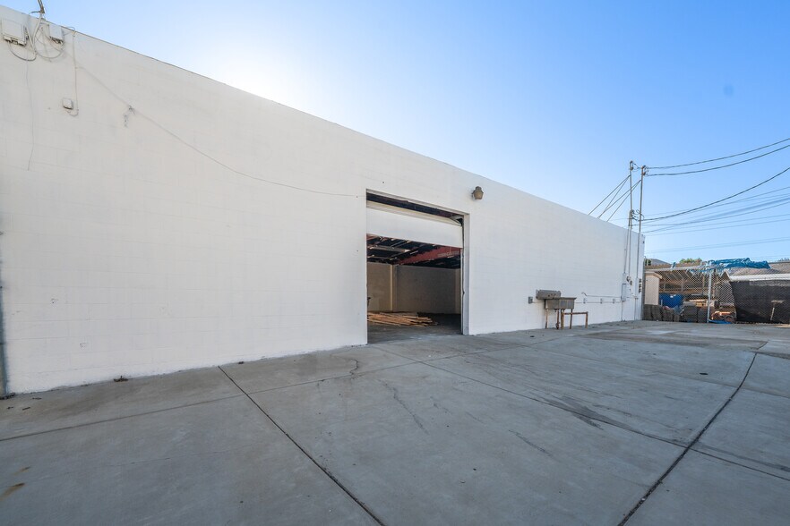 More Photos Of 311-321 N 2nd St, Lompoc Warehouse For Sale