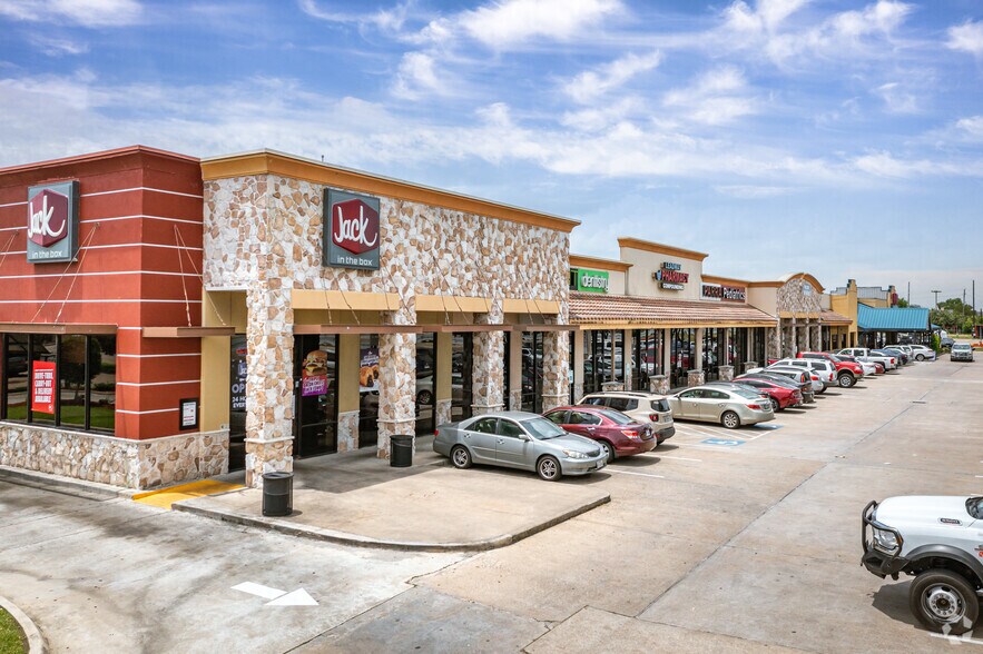 More Photos Of 9370-9380 W Sam Houston Pky S, Houston Unknown For Lease