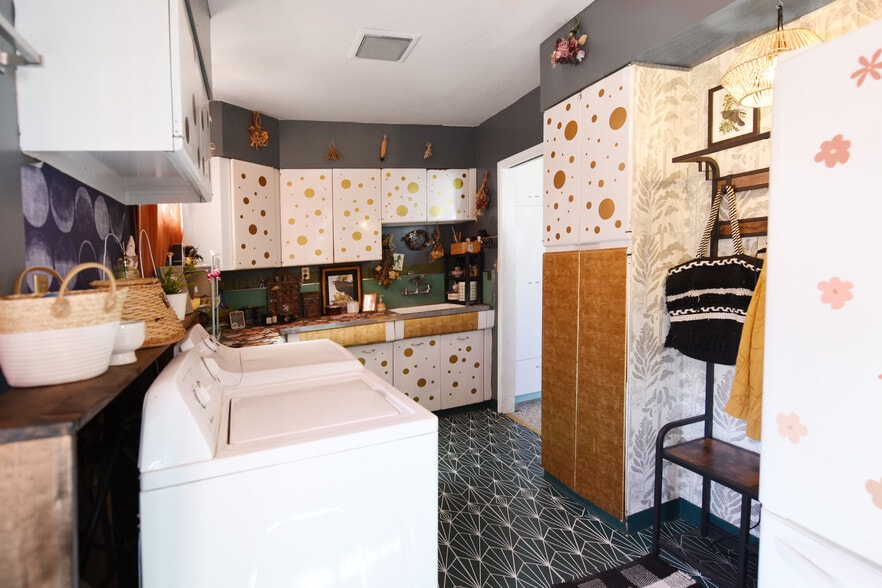 More Photos Of 200 E Vista St, Bisbee Movie Radio TVStudio For Sale