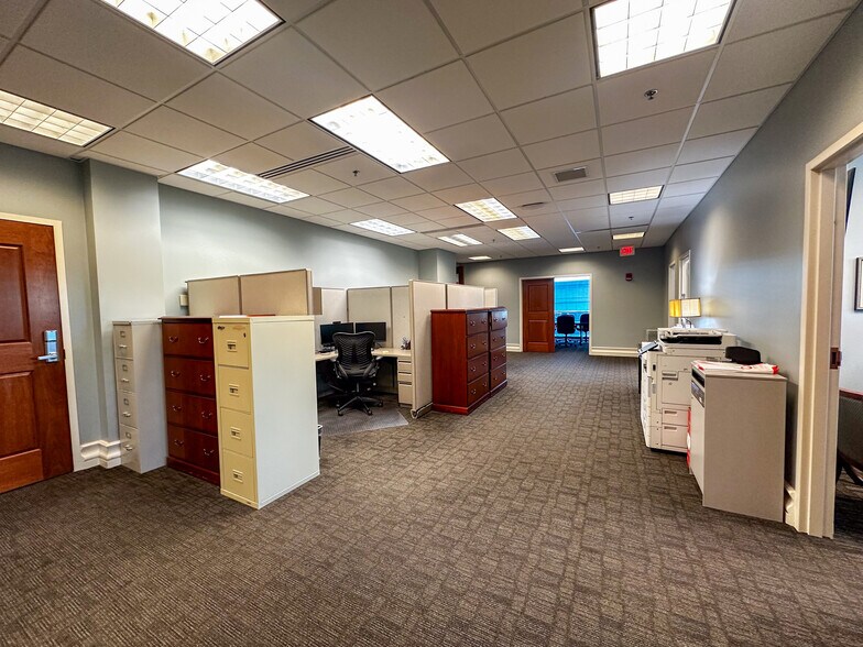 More Photos Of 100 Church St SW, Huntsville Office Residential For Lease