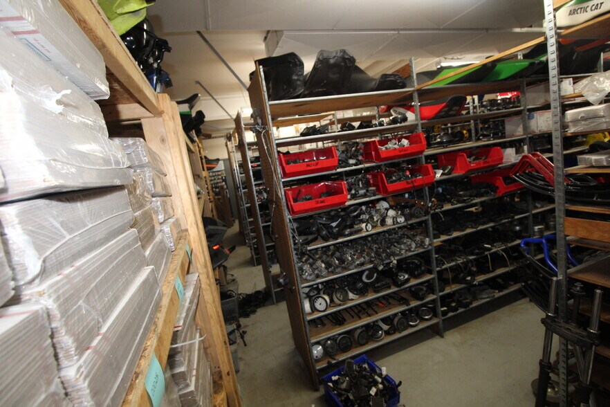 More Photos Of 585 S Main St, Central Square Auto Dealership For Sale