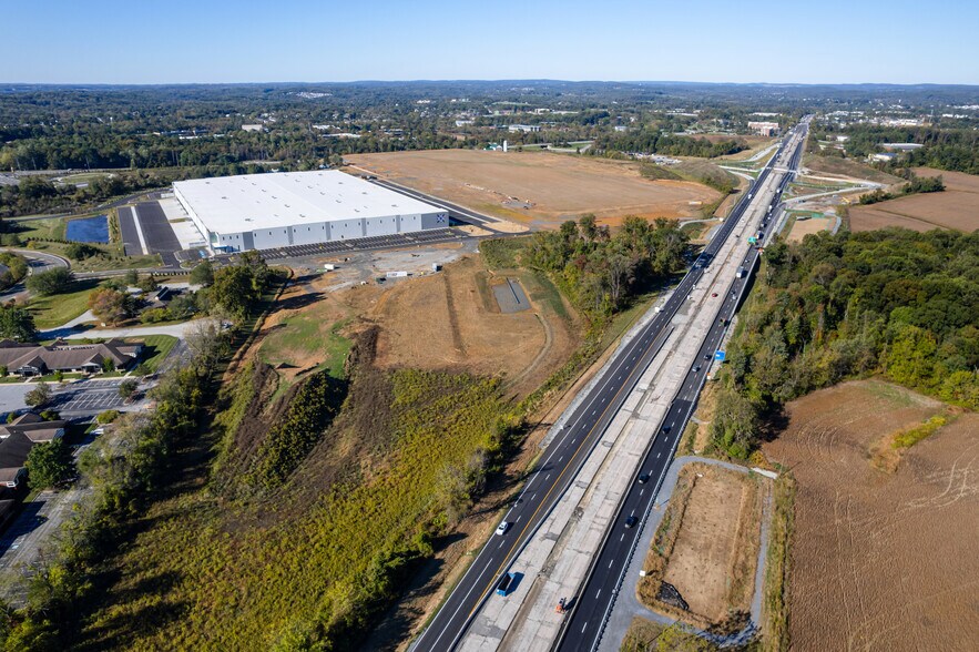 More Photos Of 1130 N Pottstown Pike, Exton Distribution For Lease