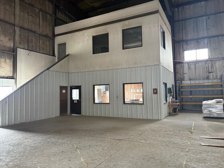 More Photos Of 2868 I 70 Business Loop, Grand Junction Manufacturing For Lease