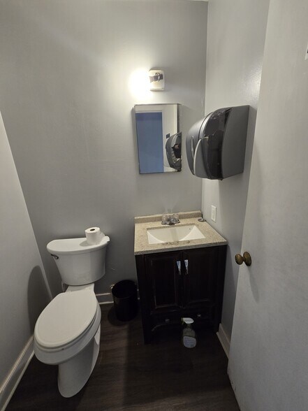 More Photos Of 6840 Atmore Dr, Richmond Flex For Lease