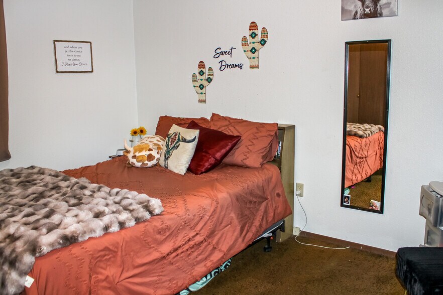 More Photos Of 932 Oilfield Ave, Shelby Multifamily For Sale