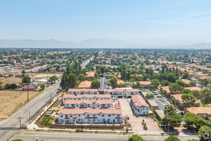 More Photos Of 15909 Merrill Ave, Fontana Apartments For Sale