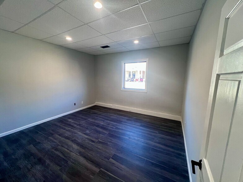 More Photos Of 2223 8th St, Tuscaloosa Office For Lease