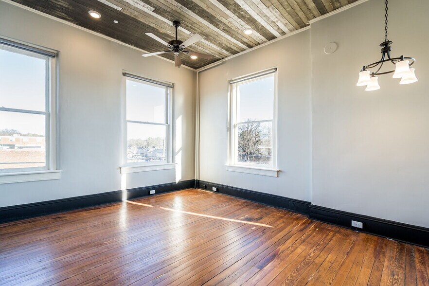 More Photos Of 201 Chatham St, Sanford Office Residential For Sale